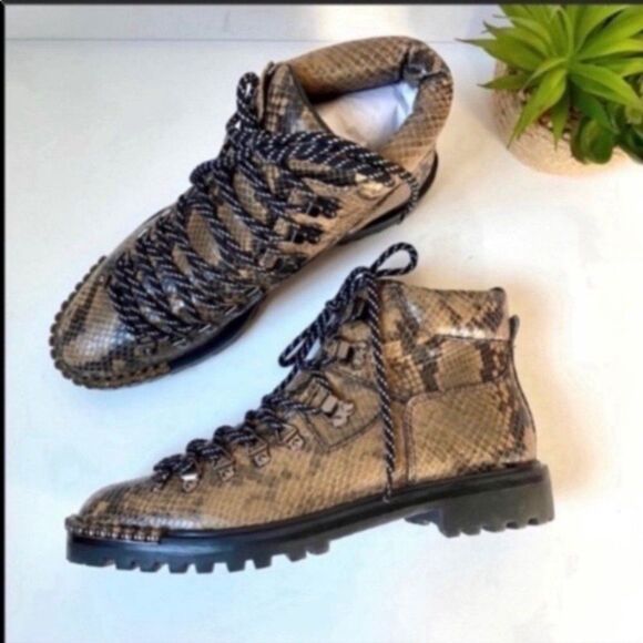 Schutz Ariabelle Lug Sole Booties 8.5 rhinestone detail - Picture 2 of 14